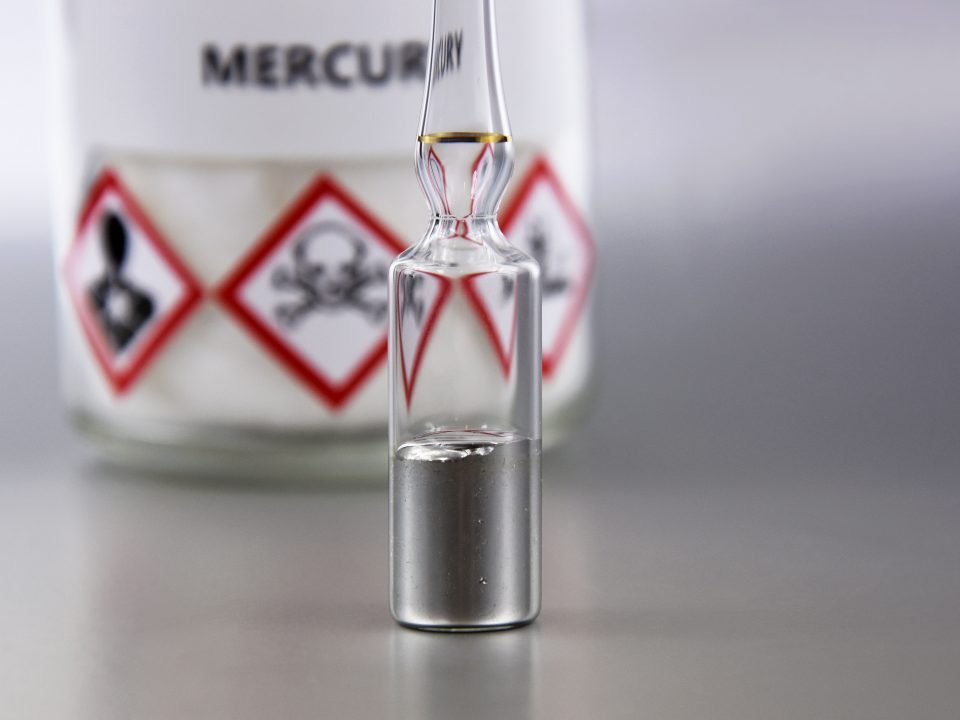 μαύρα σφραγίσματα και τοξικότητα